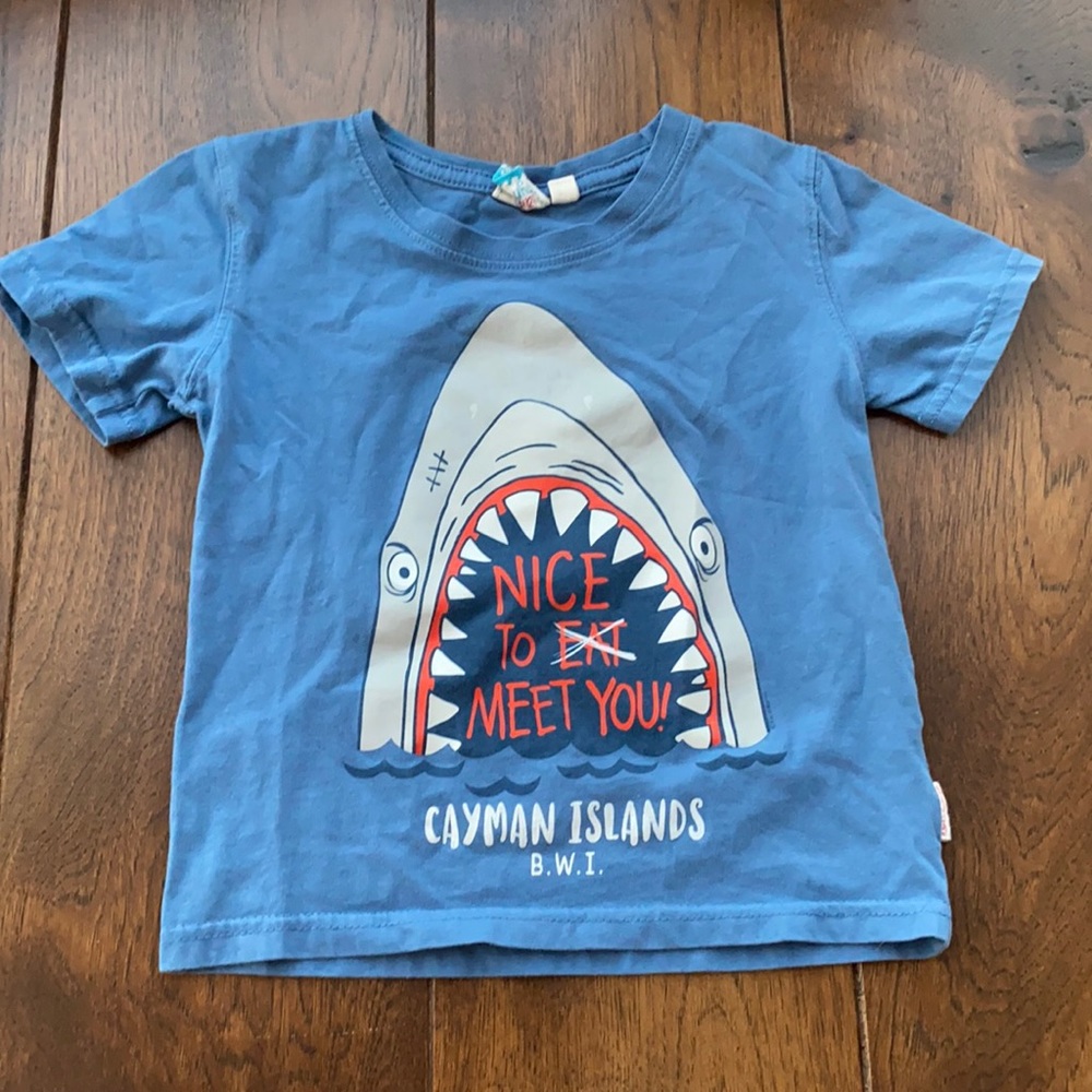 Cayman Island t-shirt, size 4.